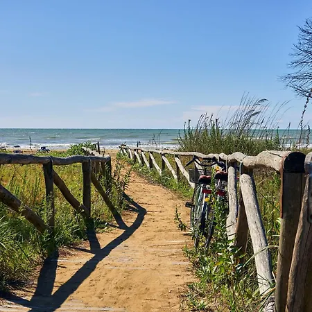 Relaxing In A Area Daire Bibione